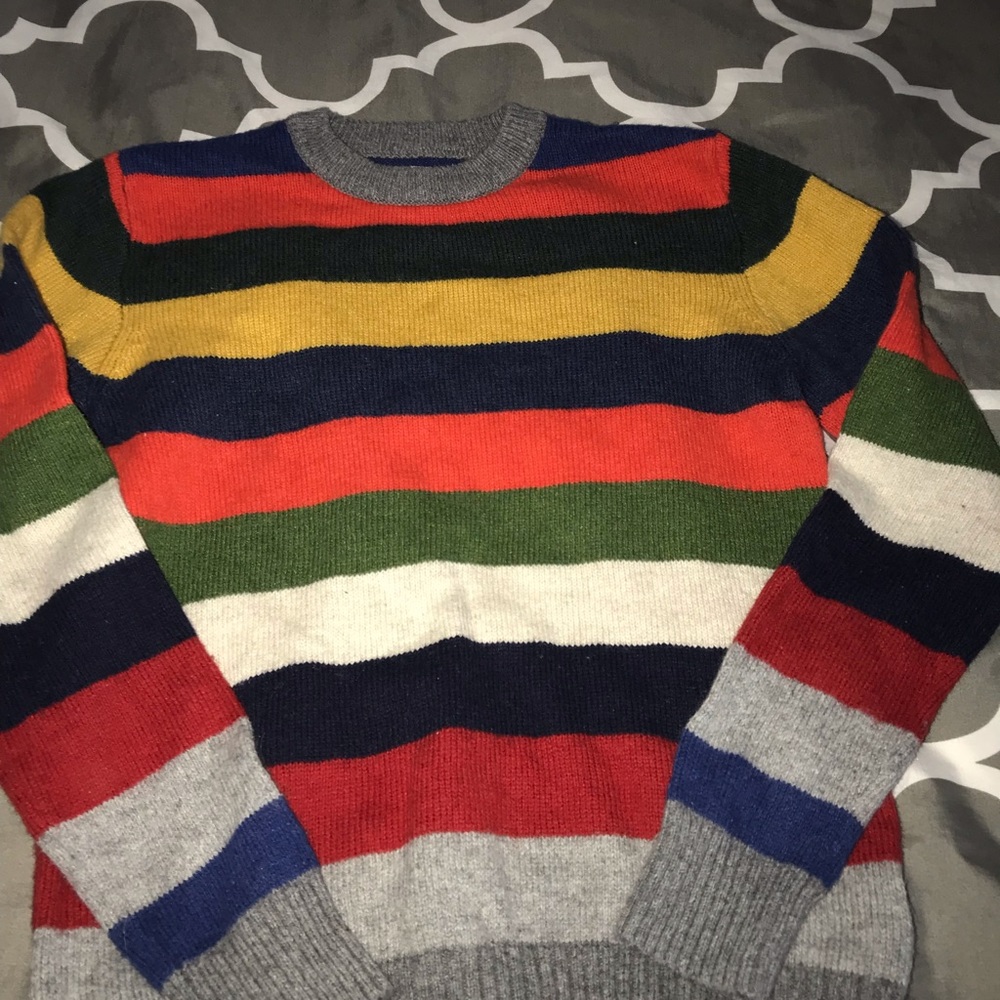 Gap sweater